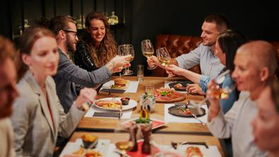Tako boste izbrali in postregli zares kakovostno vino