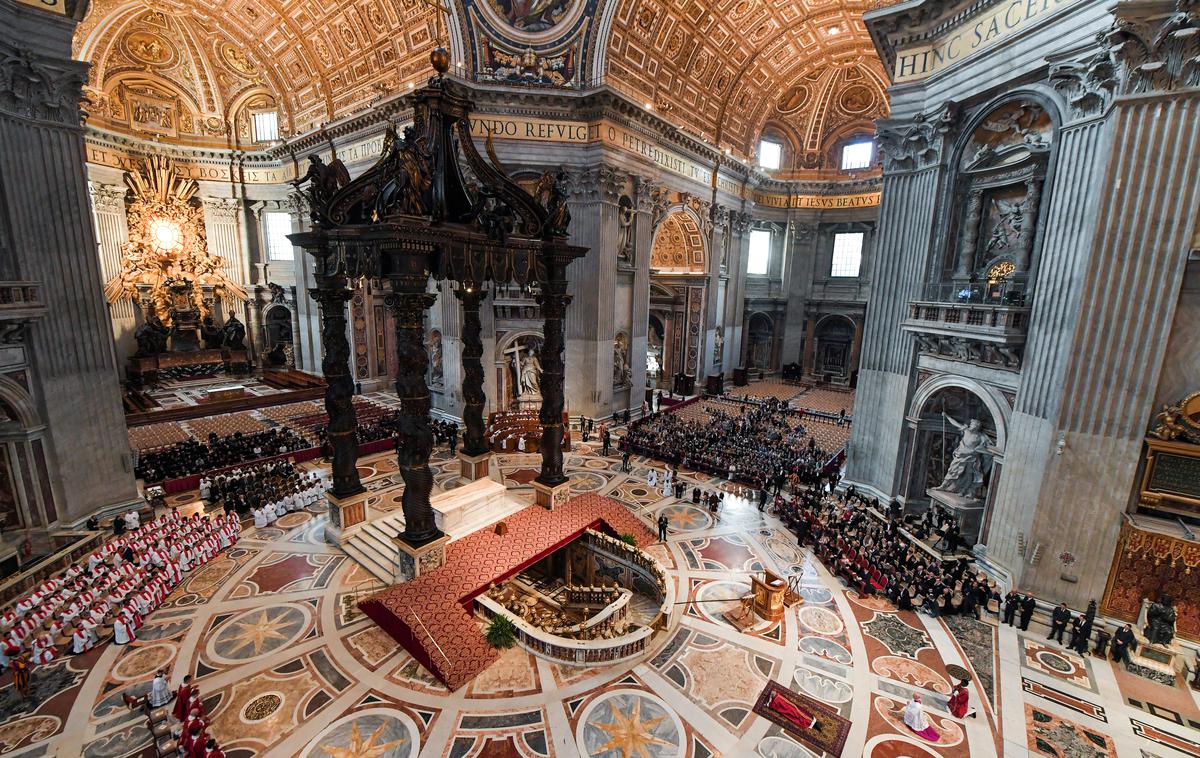 krščanstvo Velika noč | Cerkve bodo danes samevale, maše pa potekale na daljavo. | Foto Reuters