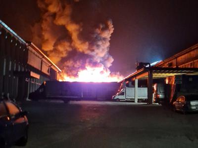 Na požarišču pri Radomljah ostajajo požarne straže