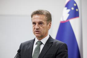 Premierjev kabinet ostro nad KPK