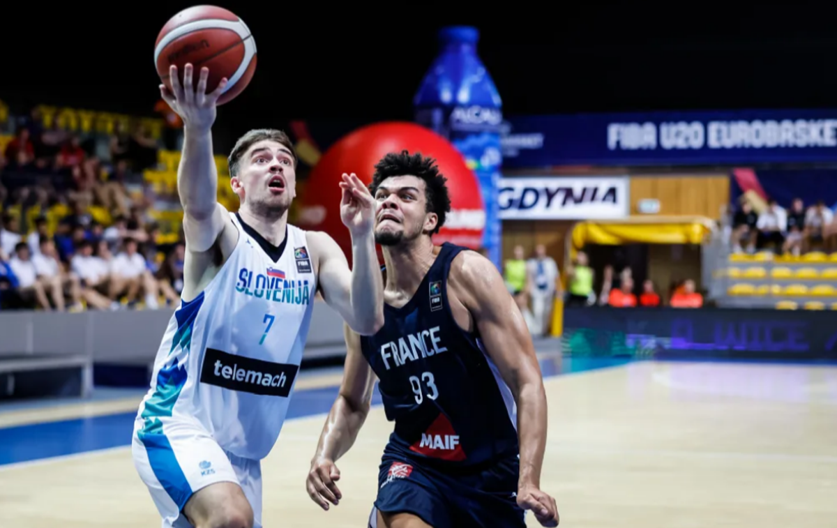 slovenska košarkarska reprezentanca do 20 let Urban Klavžar | Slovenci so v finalu klonili proti Franciji. | Foto FIBA