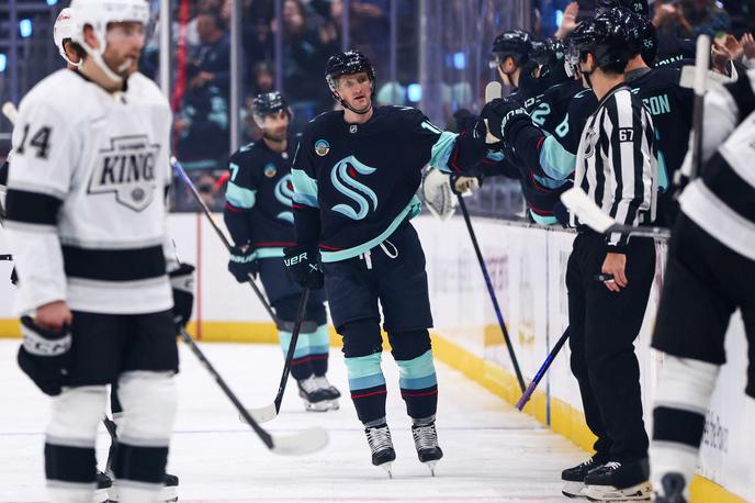 Los Angeles Kings | Seattle Kraken je v zaključku tekme izsilil podaljšek in v tem premagal Los Angeles Kingse s 3:2. | Foto Reuters