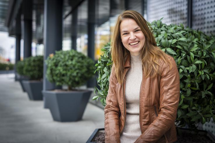 "Otroka sta moj kompas in moj razlog, da ostajam močna, tudi ko sem znotraj krhka," pove Nina, ki skuša vsak dan vnašati mir v novo družinsko dinamiko. | Foto: Bojan Puhek