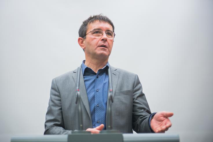 Ključni so odpiranje priložnosti, sodelovanje in optimizem, pravijo na ministrstvu za javno upravo, ki ga vodi minister Boris Koprivnikar. | Foto: Bor Slana