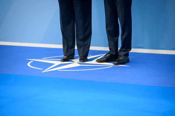 Švedska je za članstvo v Natu skupaj s Finsko zaprosila že maja 2022, po ruskem napadu na Ukrajino. Finska je po ratifikaciji njene prošnje v vseh državah Nata članica zavezništva postala aprila lani, medtem ko sta švedsko prošnjo zaradi različnih pomislekov zadrževali Turčija in Madžarska. | Foto: STA/Katja Kodba