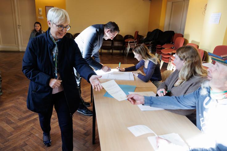 Nataša Pirc Musar, referendum, Kulturni dom Radomlje | Foto: STA