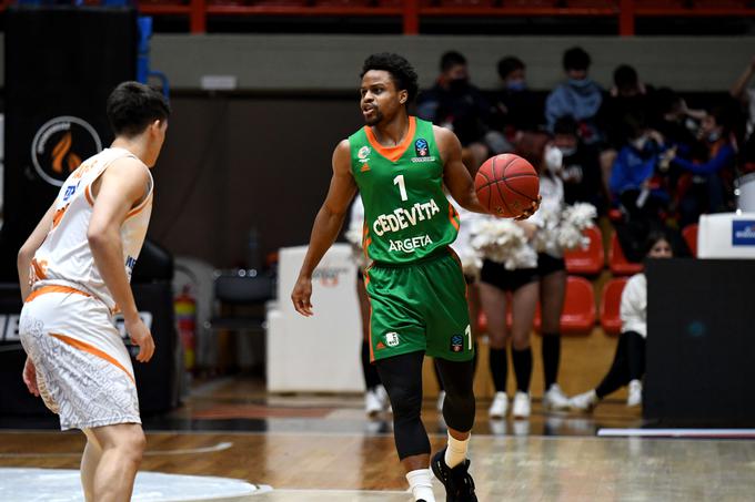 Yogi Ferrell je v ekipo vnesel širino. | Foto: Tine Ružič/Cedevita Olimpija