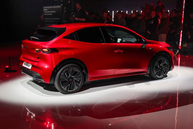 Francoski renault clio razkrit sredi Nemčije. | Foto: Reuters