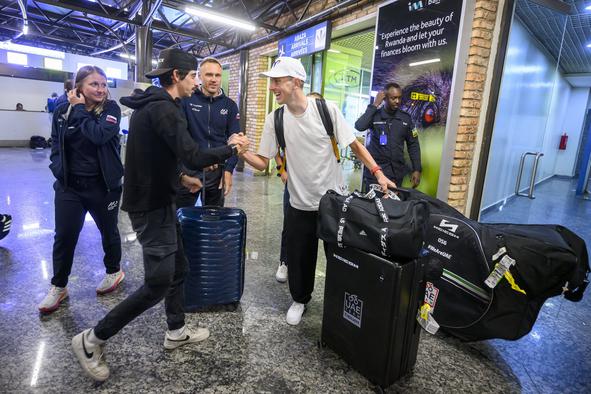 Tadej in Urška že okusila zahtevnost afriških cest #video