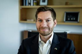 Nekdanji minister za digitalno preobrazbo Mark Boris Andrijanič bo prvič postal očka