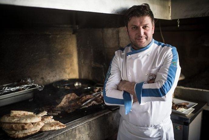 "V BiH zna dober kuhar skuhati čorbo in začiniti solato"