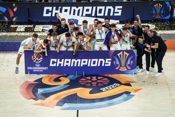 Slovenski košarkarji do 18 let evropski prvaki | Foto: FIBA