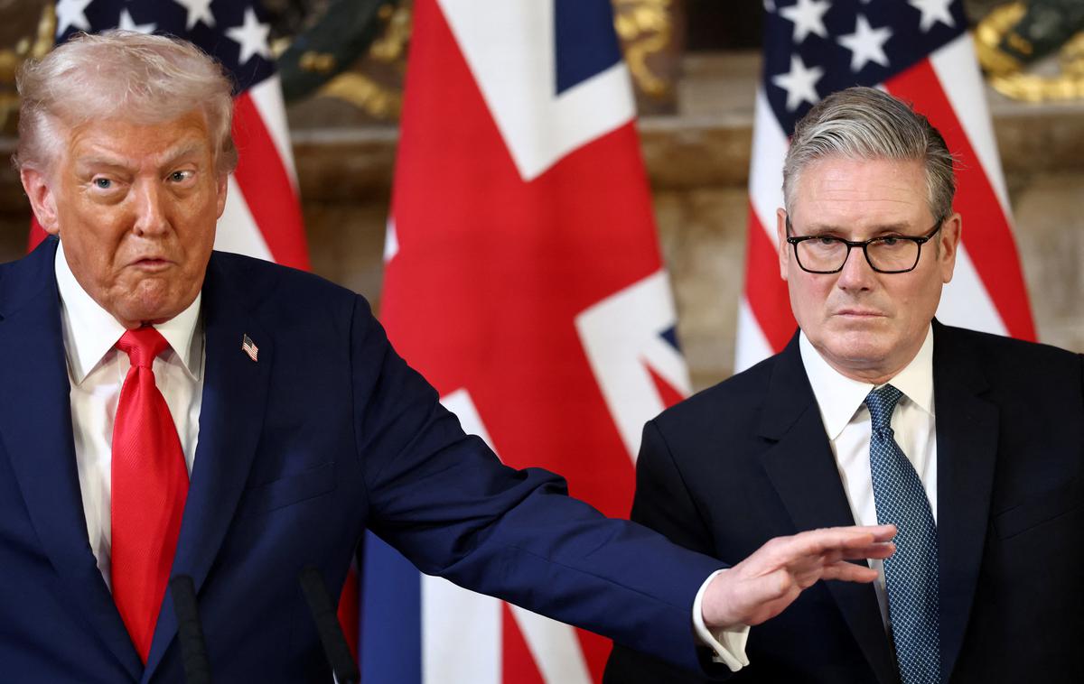 Donald Trump in Keir Starmer | Ameriški predsednik Donald Trump je na novinarski konferenci z britanskim premierom Keirom Starmerjem dejal, da je zaradi njegovega odnosa z Vladimirjem Putinom sprva verjel, da bo vojno v Ukrajini mogoče končati hitro. | Foto Reuters