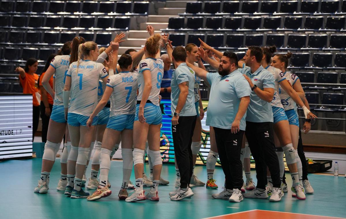 Slovenska ženska odbojkarska reprezentanca Slovenija Ukrajina | Slovenke se podajajo v drugi del kvalifikacij za EP. | Foto Luka Mitrović