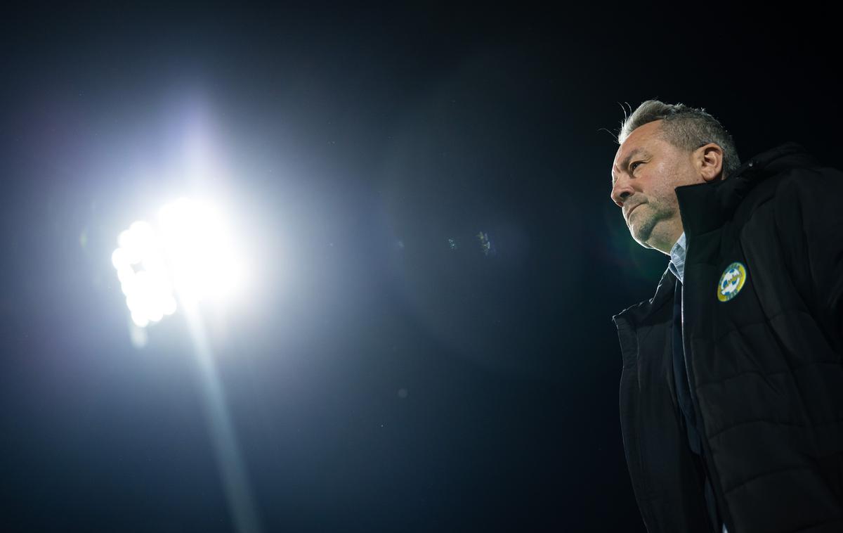 Slaviša Stojanović FC Koper | Slaviša Stojanović se zaveda, da bo treba na povratni tekmi v Kopru prikazati bistveno več, če bodo želeli kanarčki izločiti tekmeca iz Sarajeva. | Foto Grega Valančič
