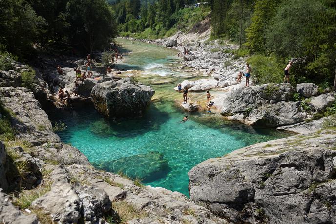 Reka Soča | Na kraj nesreče so prišli kobariški gasilci, tolminski gorski reševalci in reševalci tolminske nujne medicinske pomoči. | Foto Shutterstock