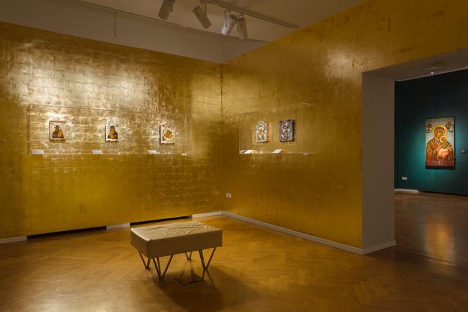 Zlata soba z dragocenimi ikonami v okadih. Foto: Andrej Peunik/MGML | Foto: 