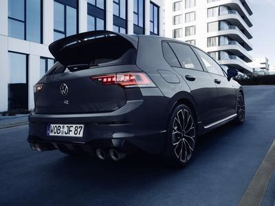 Golf tudi z Audijevim petvaljnikom? Volkswagen je povedal svoje.