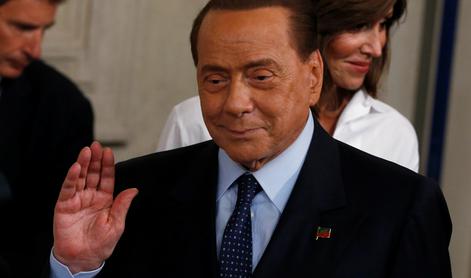 Berlusconi še vedno v bolnišnici, to je povedal njegov zdravnik