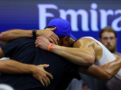 Zverev v finale brez izgubljenega niza, Sheltonu ameriški spektakel