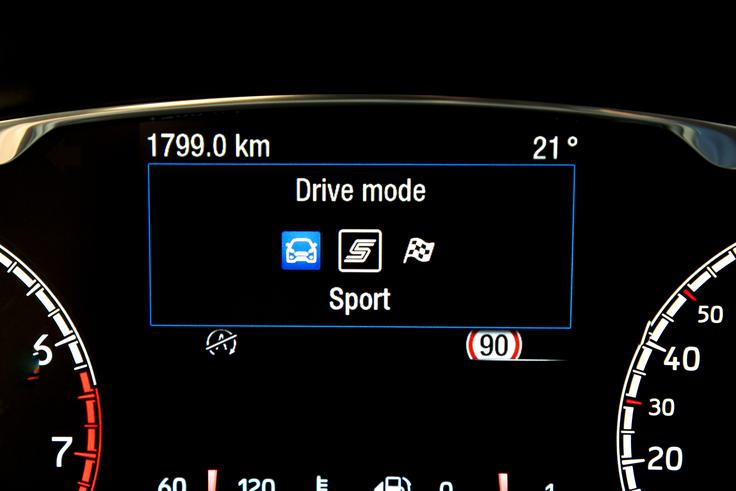Ford fiesta ST Prvič so na voljo izbirni vozni profili: normal, sport in racetrack. | Foto: Ford