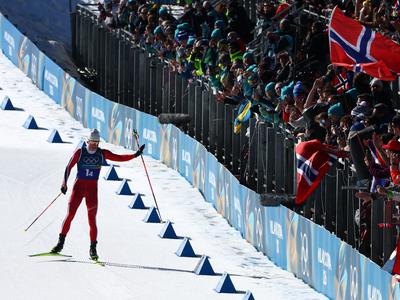 Na OI padel rekord: Klaebo z zmago v štafeti do rekordne devete zlate medalje!