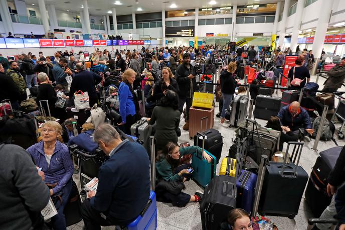 Gatwick | Na letališču Gatwick v času božično-novoletnih praznikov pričakujejo rekordnih 2,9 milijona potnikov. | Foto Reuters