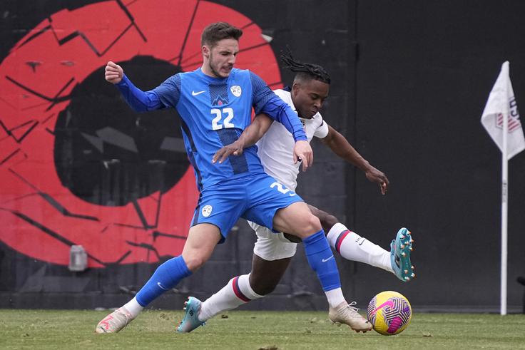 Eden izmed številnih novincev v slovenski reprezentanci, ki je prvič oblekel državni dres na tekmi v San Antoniu, je bil tudi zvezni igralec Celja Tamar Svetlin. | Foto: Guliverimage