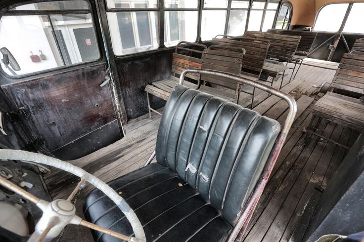 Avtobus iz filma Kdo tam poje. | Foto: STA