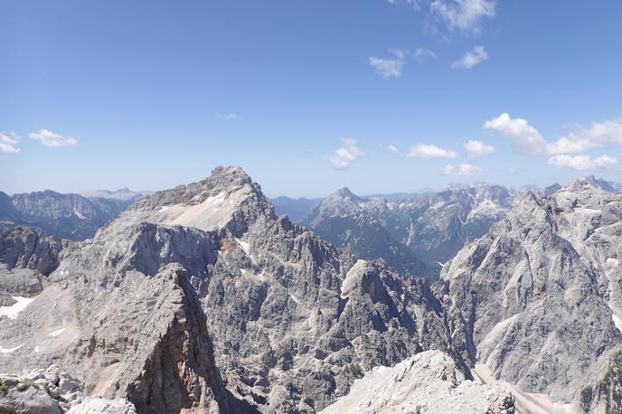 Julijske alpe | V gore je treba iti primerno opremljen, še posebej pazljivi pa bodite pri sestopih. | Foto STA