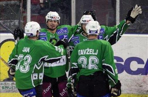 Olimpija uspešna, Jesenice ne