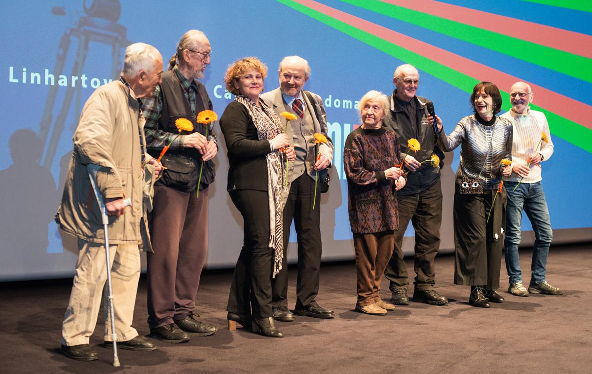 Darinka Peršin | Projekcija To so gadi - Darinka Peršin je peta od leve proti desni. | Foto Slovenski filmski ceter