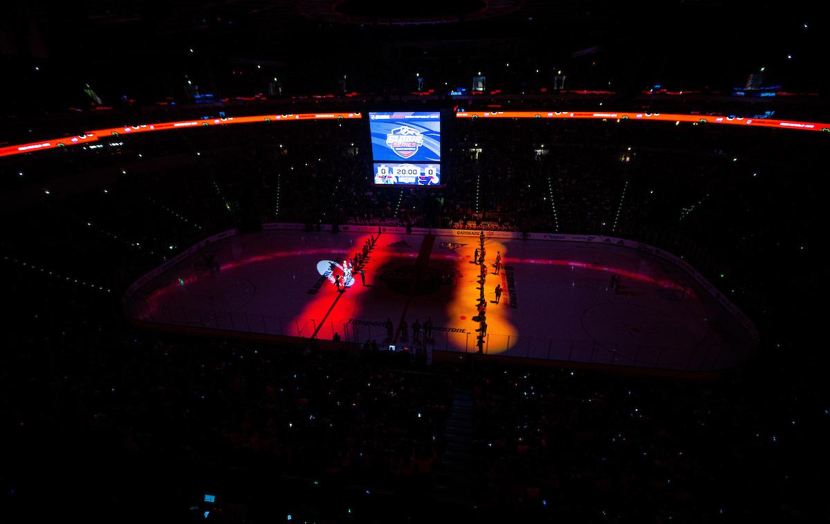 Chicago Blackhawks - Philadelphia Flyers NHL v Pragi 2019 | V ligi NHL so v slabem mesecu našteli 35 pozitivnih testov na novi koornavirus. | Foto Grega Valančič/Sportida