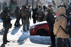 "Še eno grozljivo streljanje zveznih agentov." Ustrelili 37-letnega medicinskega tehnika.