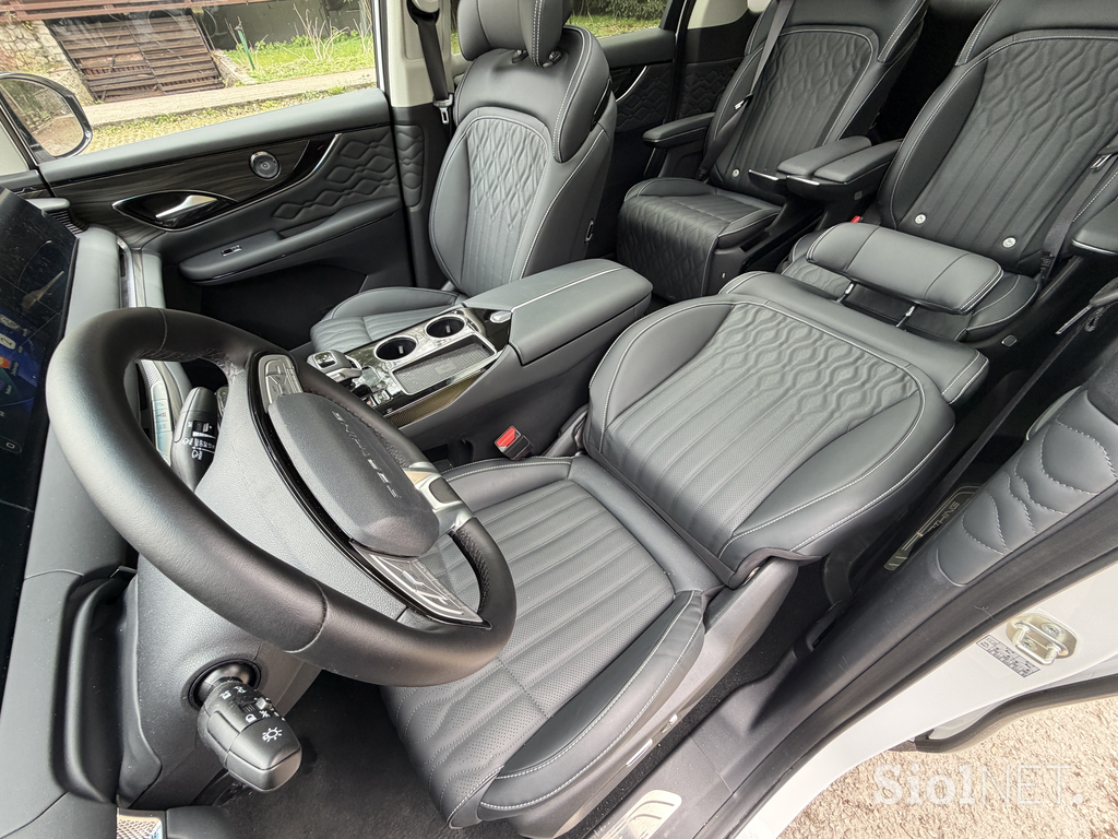 Forthing V9 HEV