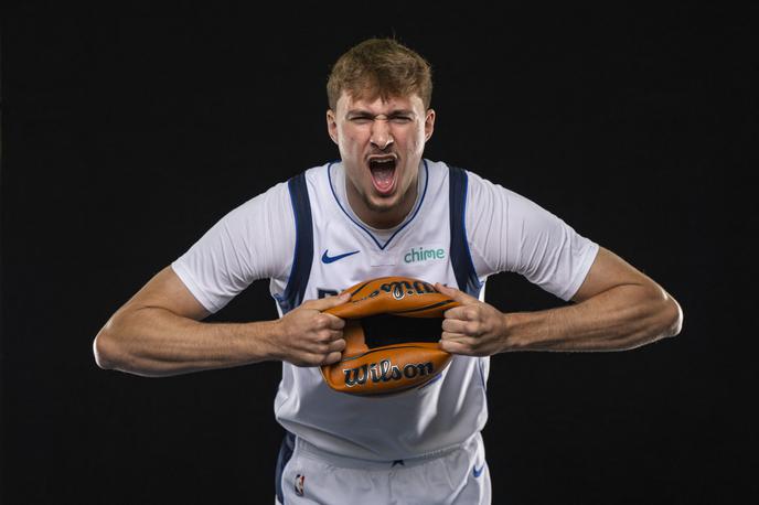 Cooper Flagg | Cooper Flagg bo v noči na četrtek vpisal prvi nastop v ligi NBA. | Foto Reuters