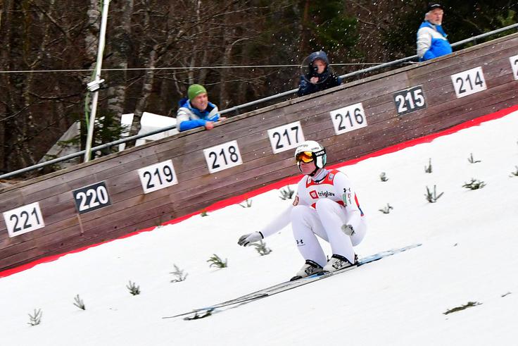 Domen Prevc je v prvi seriji za trening poletel do 246,5 metra. | Foto: Guliverimage