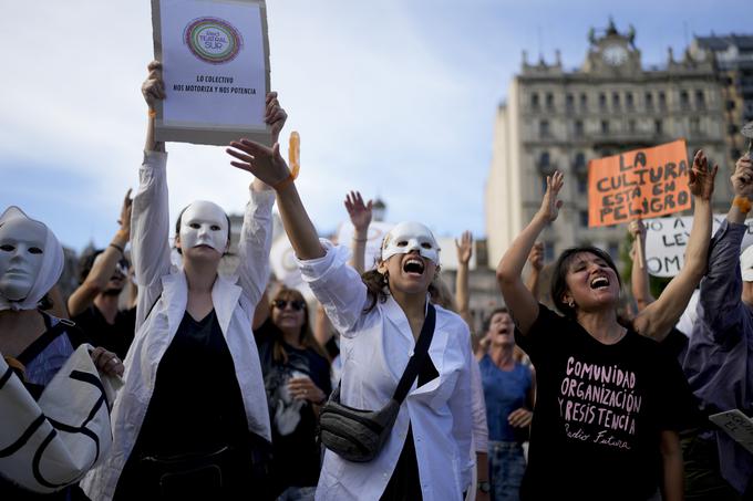 Čeprav je Milei zmagal z rekordno podporo in je položaj predsednika Argentine prevzel šele pred manj kot mesecem dni, 10. decembra, so državo že preplavili protesti zaradi njegovih ukrepov. Fotografija je s protesta v Buenos Airesu 4. januarja. | Foto: Guliverimage