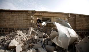 V letalskih napadih v Jemnu na poročnem slavju ubitih 20 ljudi, 40 ranjenih