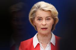 Von der Leyen podprla starostno omejitev: Otroštvo ne bo čakalo