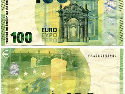 Ovadili štiri moške, ki so ponarejali denar