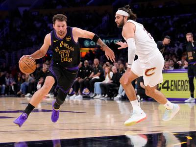 Dončić presegel Bryantov mesečni rekord, Lakers poleteli do 50. zmage