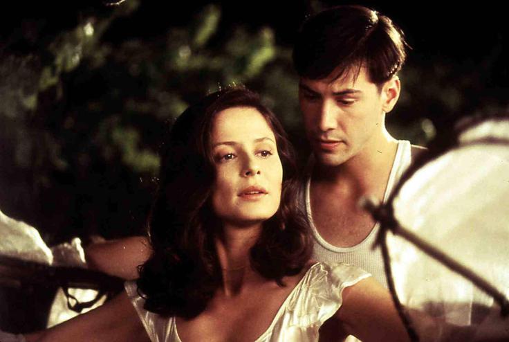 Aitana Sánchez-Gijón s Keanujem Reevesom v filmu Sprehod v oblakih iz leta 1996 | Foto: Guliverimage