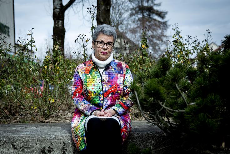 Knjiga pa ni samo temačna. Anita Ogulin je bila izredno družabna ženska, rada je pela in plesala. S prijatelji so pred 20 leti ustanovili društvo za ohranjanje prijateljstva in to je bila njena zabava v življenju. | Foto: Ana Kovač