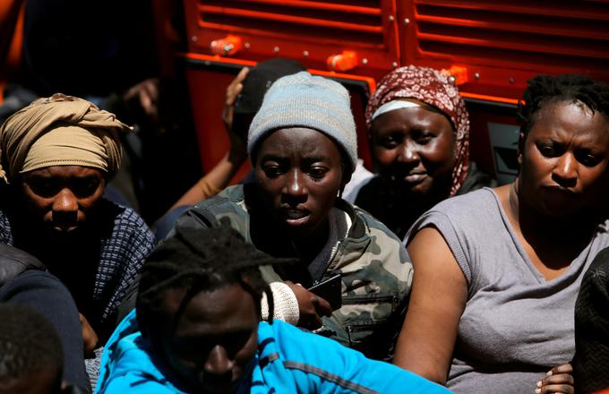 Sierra Leone je država, kjer kar 71 odstotkov prebivalstva razmišlja o odhodu v drugo državo. | Foto: Reuters
