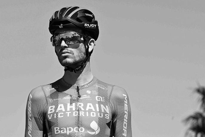 Gino Mäder | Švicarski kolesar Gino Mäder, ki je včeraj grdo padel na spustu pete etape Dirke po Švici, je v bolnišnici v Churu danes dopoldne izgubil bitko za življenje. | Foto Guliverimage/Imago Sports
