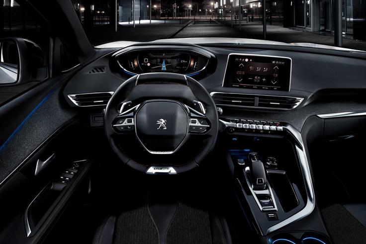 Avtomobil je dobil Peugeotov zdaj že prepoznaven majhen volanski obroč in digitalno osnovo armaturne plošče.  | Foto: Peugeot