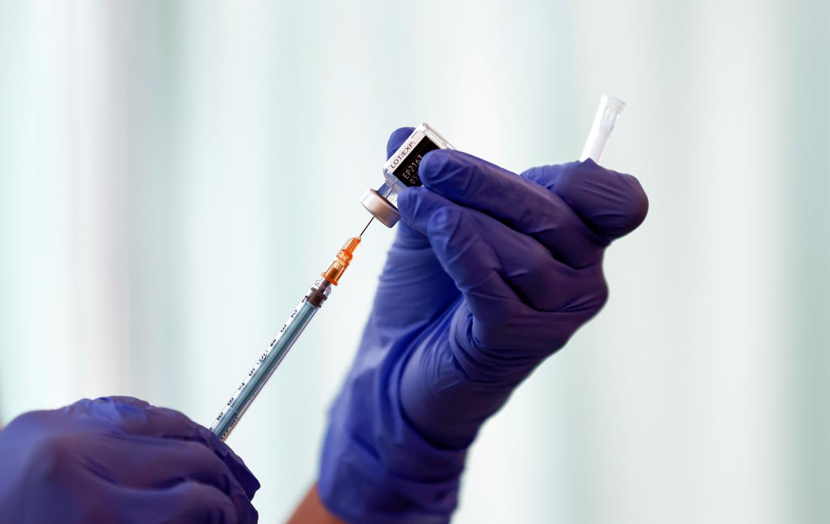 Pfizer cepivo covid-19 | Francoski proizvajalec cepiv Valneva je lani sklenila dogovor z Veliko Britanijo o dobavi do 190 milijonov odmerkov cepiva. | Foto Reuters