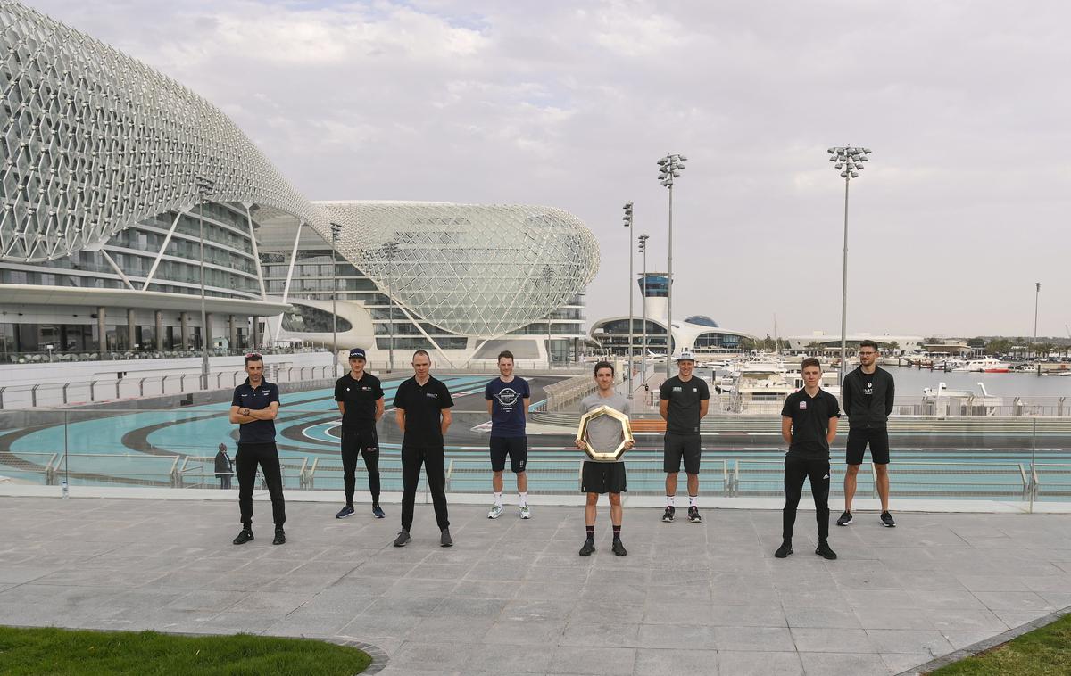 UAE Tour | Sezona kolesarske svetovne serije se začenja z Dirko po Združenih arabskih emiratih in zvezdniško zasedbo. | Foto LaPresse