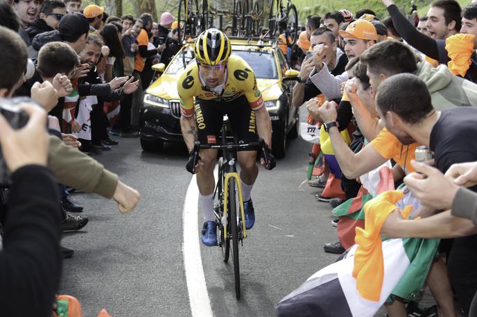 Primož Roglič | Primož Roglič je v Baskiji užival med navijači, čeprav je na kolesu trpel. | Foto Guliverimage